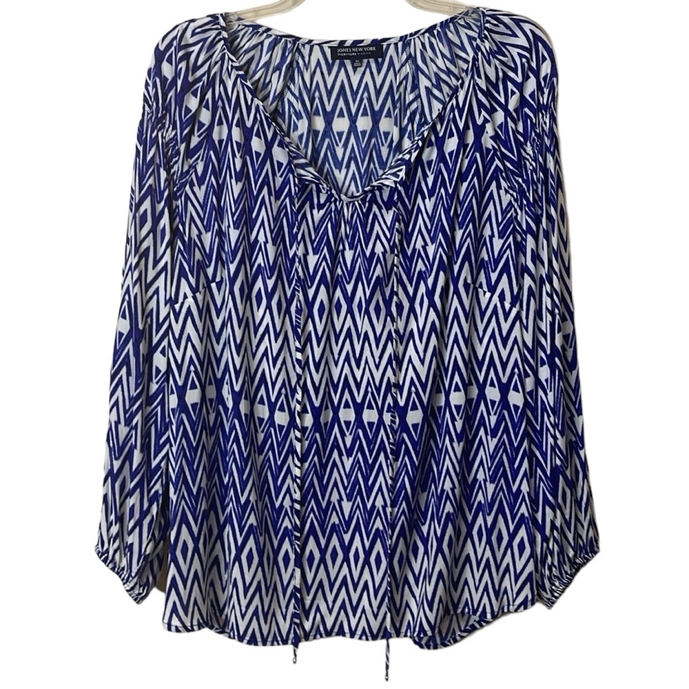 Jones New York Signature Woman Diamond Chevron Blouse